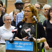 Anne Guérette encouragée Anne Guérette encouragée