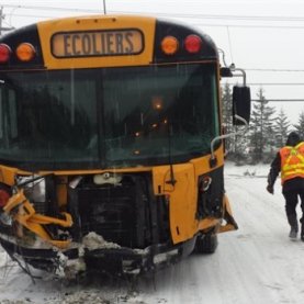 Accident d'autobus transportant de jeunes hockeyeurs à St-Raymond (Portneuf)