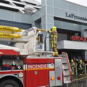 La Pyramide fermée, sauf le marché Metro