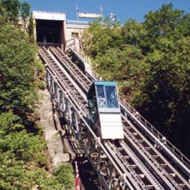 Le funiculaire en panne avec 10 personnes à bord