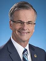 Le député libéral Guy Ouellet arrêté pour fuite de documents