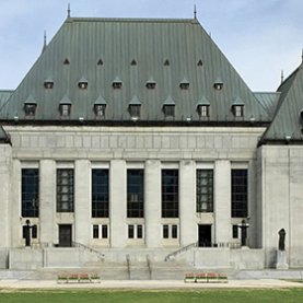 Importante victoire pour l’ex-caporale Stéphanie Raymond.