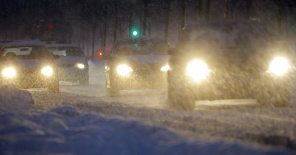 LES PNEUS À NEIGE OBLIGATOIRES À MINUIT AU QUÉBEC
