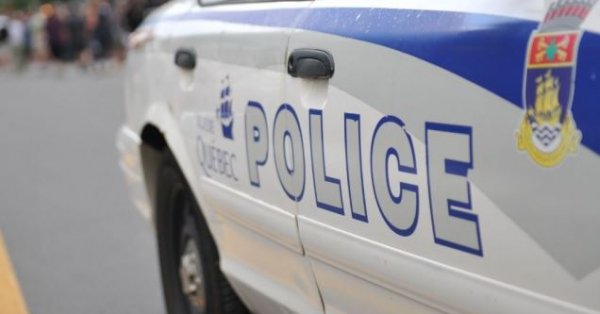 UNE QUARANTAINE DE PERSONNES À LA MANIFESTATION CONTRE LE COUVRE-FEU À QUÉBEC