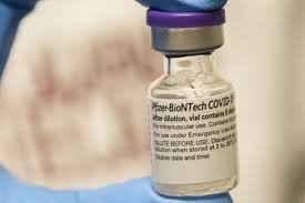 COVID-19: TROIS DOSES DE VACCINS SERONT PROBABLEMENT NÉCESSAIRES