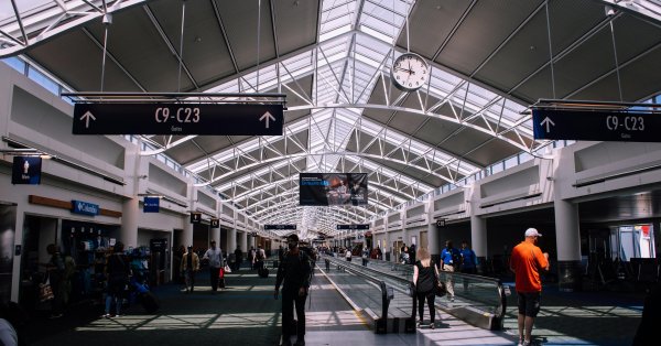 Grève illégale : les agents de bord d'Air Canada sommés de retourner au travail. 