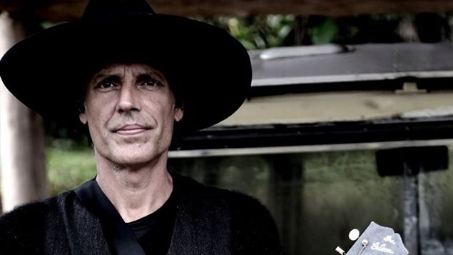Quand Jean Leloup danse, c'est drôle!