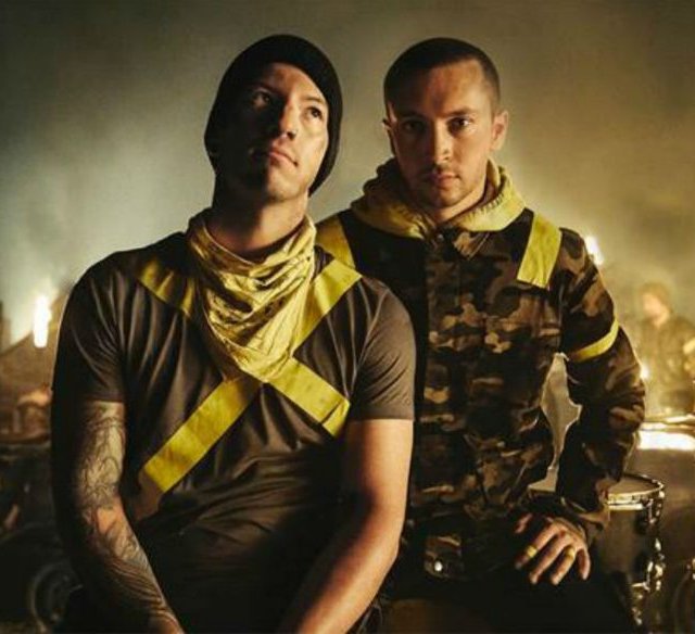 Twenty One Pilots interprète "My Blood" au piano pour la première fois