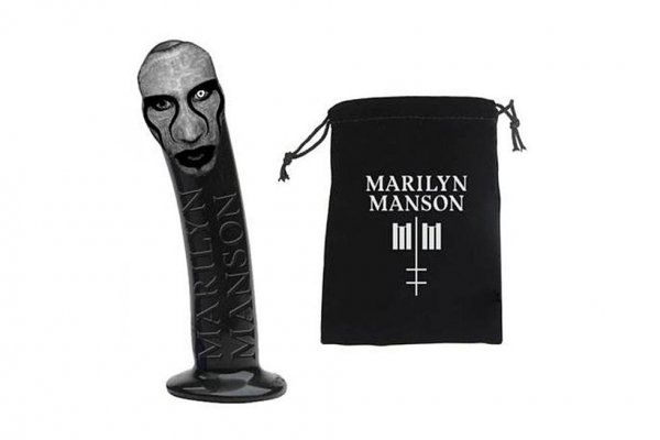 Marilyn Manson a offert un cadeau bien spécial à Machine Gun Kelly pour sa fête!