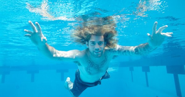 Le bébé de l'album Nevermind poursuit Nirvana!