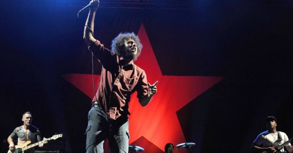 Le chanteur de Rage Against The Machine s'est blessé à la jambe