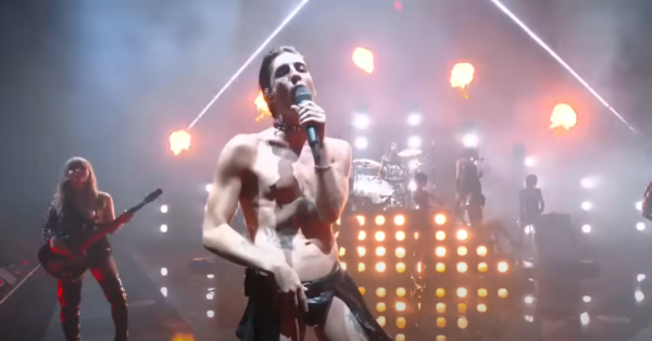 VMAs 2022 : voyez ou revoyez les performances de Maneskin, Panic! At the Disco et des Red Hot Chili Peppers