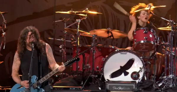 Un moment particulièrement touchant du show hommage à Taylor Hawkins