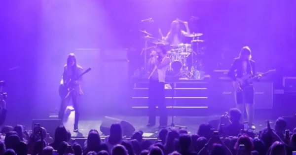Maneskin | The Loneliest sonne magnifiquement bien en performance live!