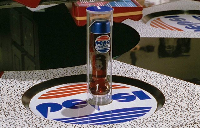 Pepsi va mettre en marché la bouteille de Retour vers le Futur 2 !!