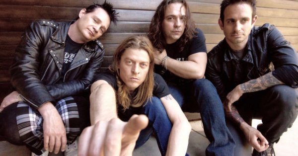 AUDIO : Puddle Of Mudd annonce un nouvel album et dévoile un premier single!