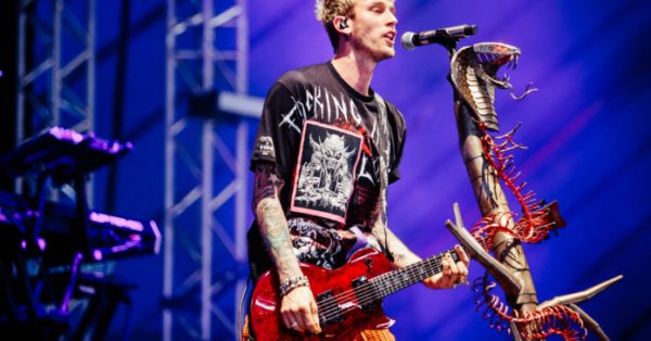 Machine Gun Kelly sort une chanson rock