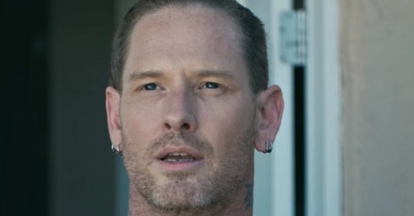 Corey Taylor sort un clip pour Black Eyes Blue